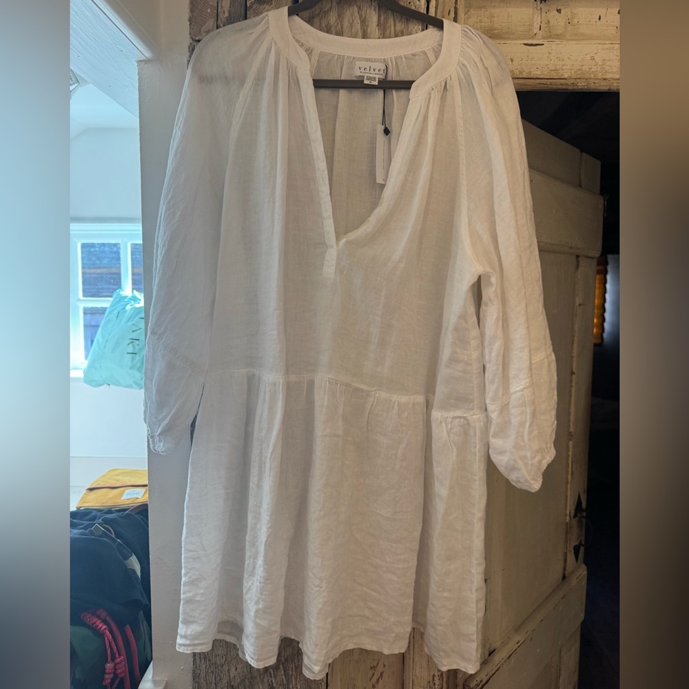 White Long-Sleeve dress